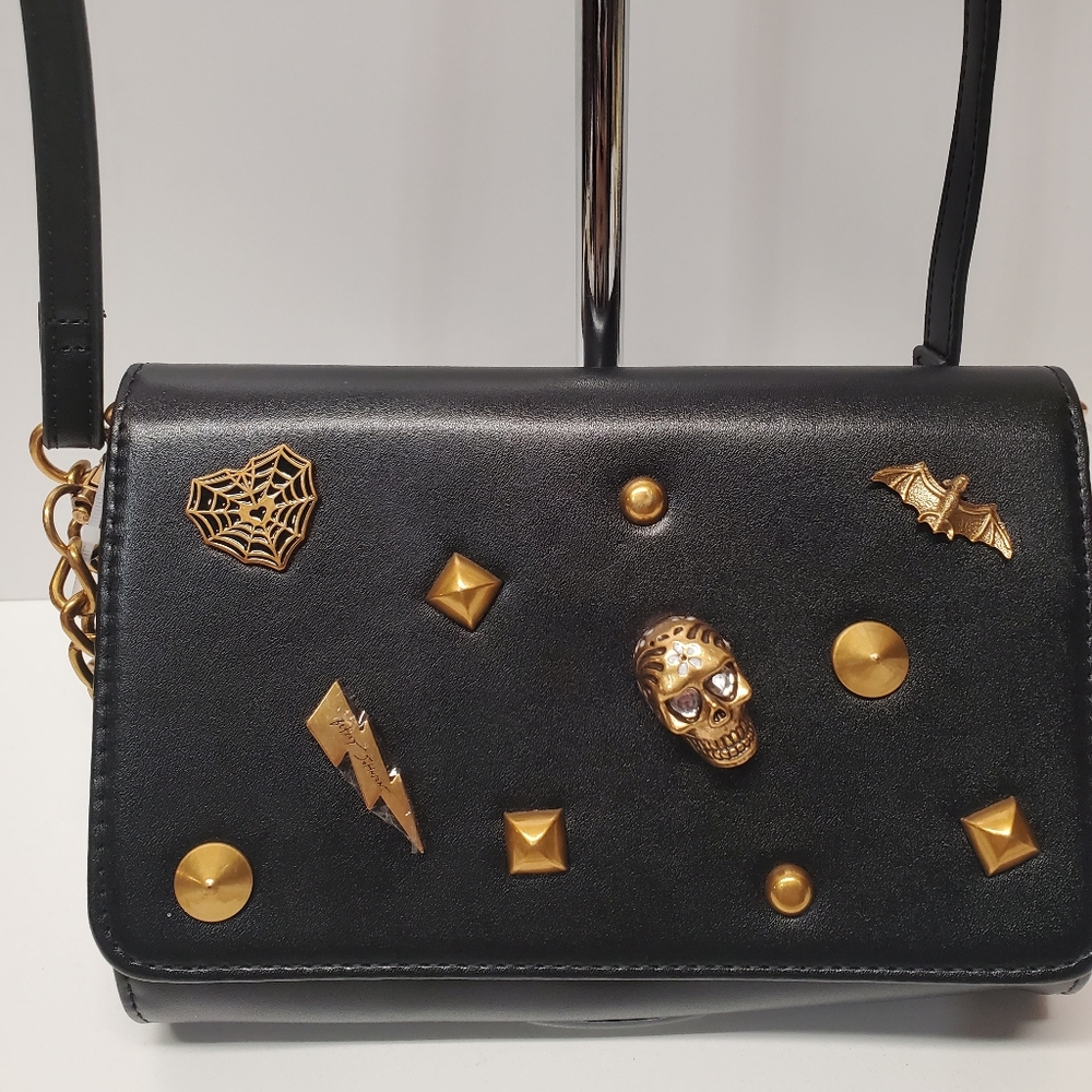 Betsey Johnson Women’s  Halloween Theme Studded Skull Crossbody Bag Black/Gold